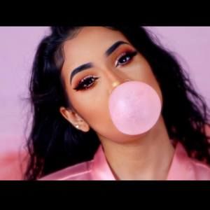 Meet your Posher, Fatima